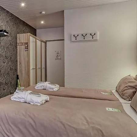 Hotel Suit' & Fruehstueck Zum Latschen - Adults Only 3*