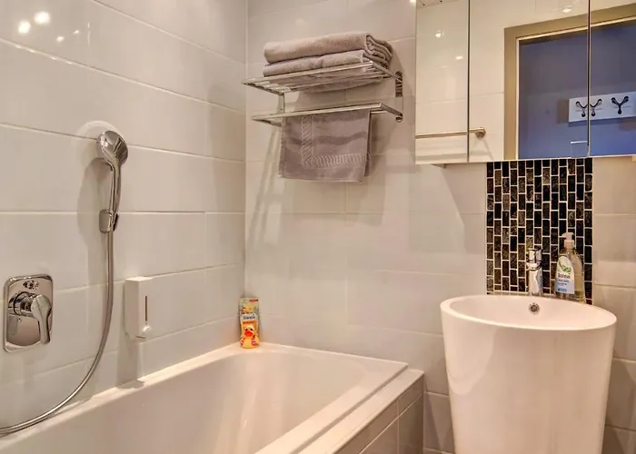 Suit' & Fruehstueck Zum Latschen - Adults Only 3*
